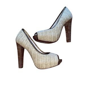 HOUSE OF HARLOW 1960 PAULINA CROCHET NATURAL/BRONZE PEEP-TOE PUMPS SIZE 6.5